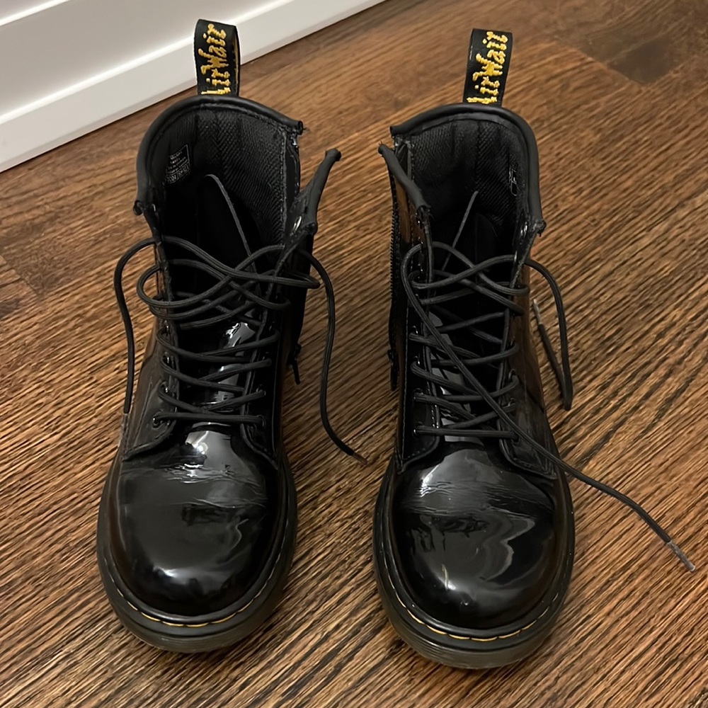 Dr. Martens patent size 3
